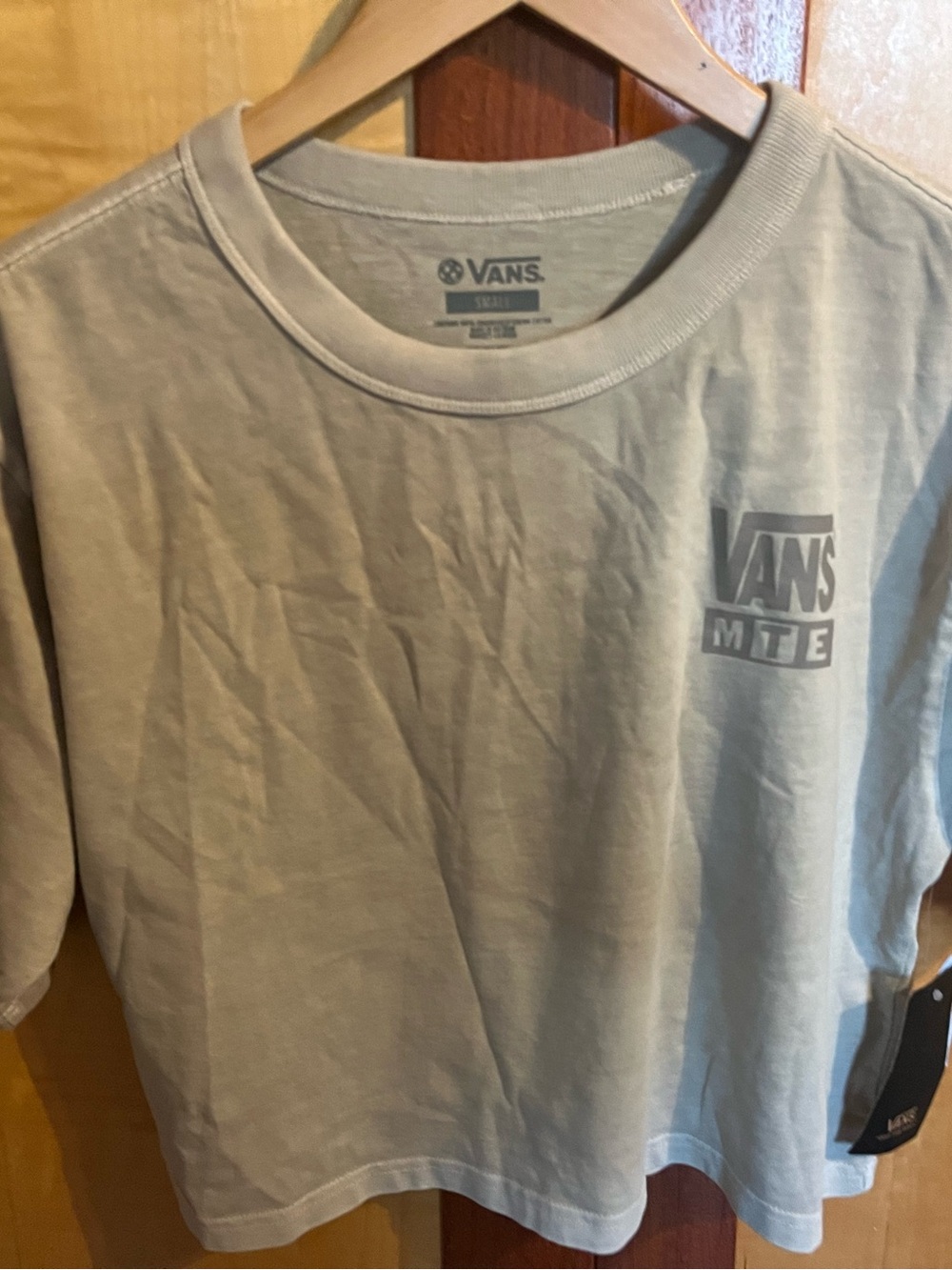 Vans MTE Cyprus cropped t shirt